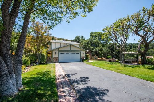 25023 1/2 Everett Dr, Newhall, CA, 91321-3465 | Card Image