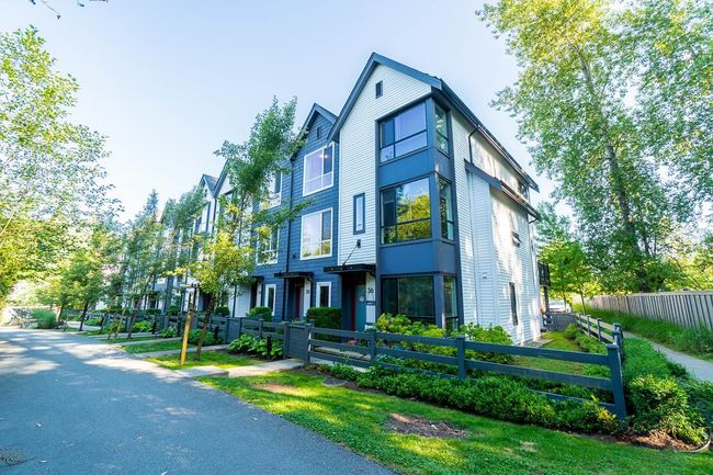 35 - 19159 Watkins Drive, Townhouse with 2 bedrooms, 2 bathrooms and 2 parking in Surrey BC | Image 3