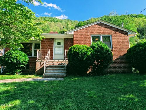 1084 Russell Hill St, Grundy, VA, 24614-6892 | Card Image