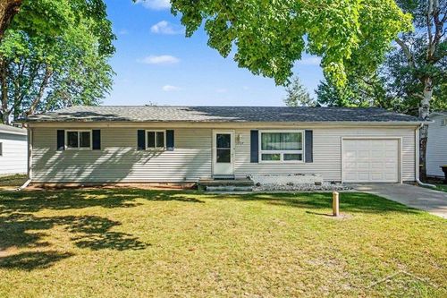 1937 S Mackenzie Lane, Mt Pleasant, MI, 48858 | Card Image