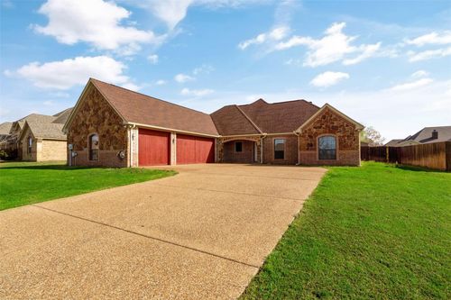 2833 Willow Ridge Cir, Granbury, TX, 76049-7063 | Card Image