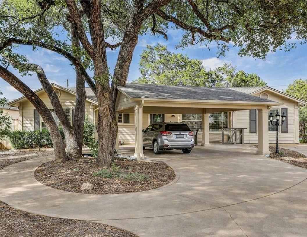 Residential in Point Venture 4
