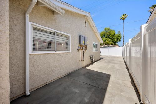 4273 Wheeler St, Riverside, CA, 92503-3332 | Card Image