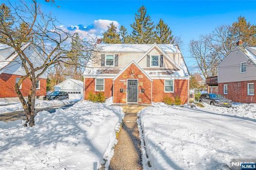 371 Gilbert St, Ridgewood, NJ, 07450-5115 | Card Image