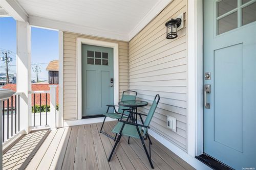 891 W Park Ave, Long Beach, NY, 11561-1530 | Card Image