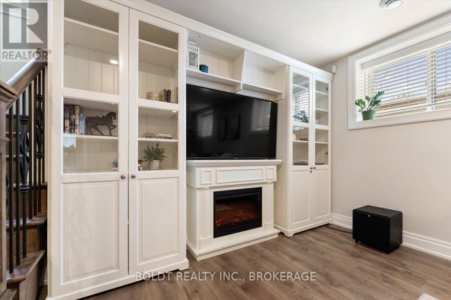 1107 Balfour St, House other with 6 bedrooms, 4 bathrooms and 6 parking in Fenwick ON | Image 31