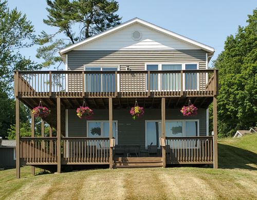 3718 Peterson Dr, Gobles, MI, 49055-9720 | Card Image