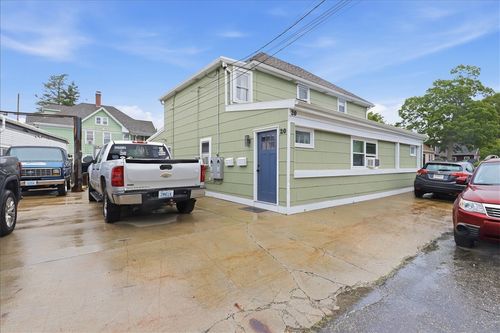 20 Oakton St, Woonsocket, RI, 02895-6448 | Card Image