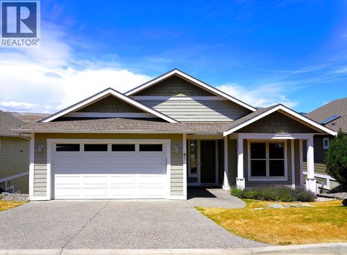 61 - 7760 Okanagan Landing Rd, House with 3 bedrooms, 3 bathrooms and 4 parking in Vernon BC | Card Image
