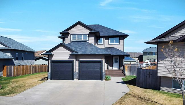 4419 58 Street Close, Home with 4 bedrooms, 3 bathrooms and 4 parking in Rocky Mountain House AB | Image 2