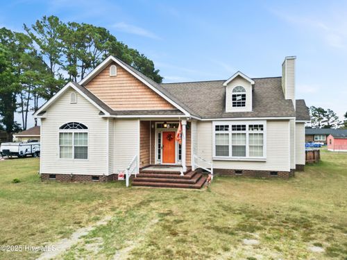 105 Myrtle Rd, La Grange, NC, 28551-7674 | Card Image