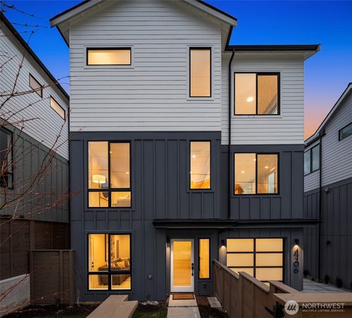 4406 1st Ave Ne, Seattle, WA, 98105-6127 | Card Image