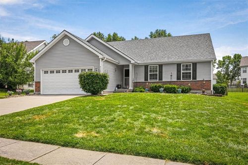 512 Brentwood Dr, Liberty, MO, 64068-2872 | Card Image