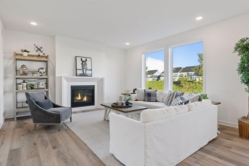 10157 Blackmoor Rd, Woodbury, MN, 55129-5741 | Card Image