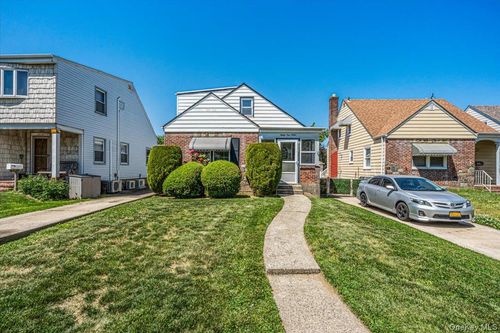 85-12 248th Street, New York, NY, 11426 | Card Image
