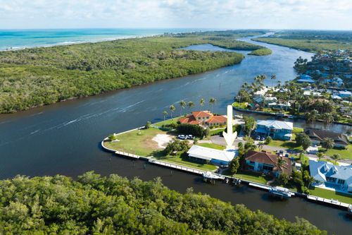 8585 Se Palm St, Hobe Sound, FL, 33455-2928 | Card Image