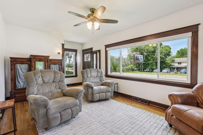 401 Highway 7, House other with 5 bedrooms, 2 bathrooms and null parking in Excelsior MN | Image 12