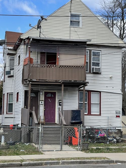 183 Brook St, Hartford, CT, 06120-2306 | Card Image