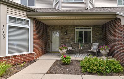 18405 W Wisconsin Avenue, Condo with 2 bedrooms, 2 bathrooms and null parking in BROOKFIELD WI | Image 1