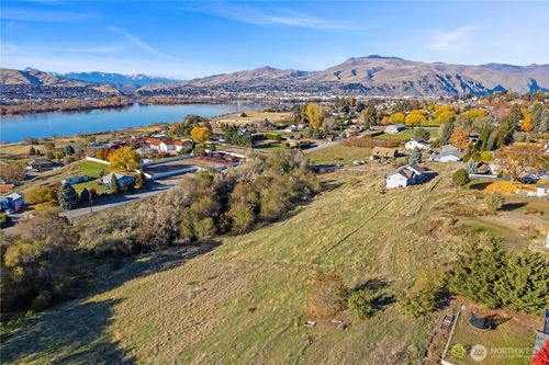 2599 Columbia Ave Nw, East Wenatchee, WA, 98802-3936 | Card Image