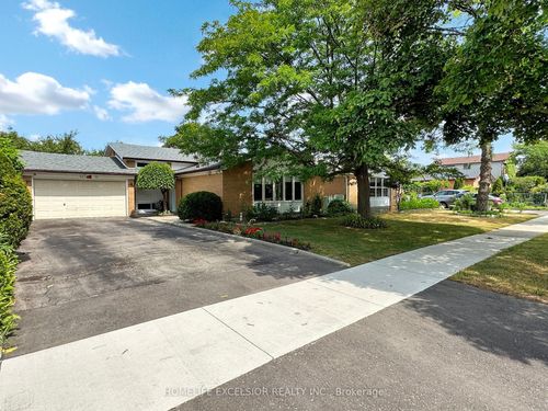 26 John Garland Blvd, Etobicoke, ON, M9V1N3 | Card Image