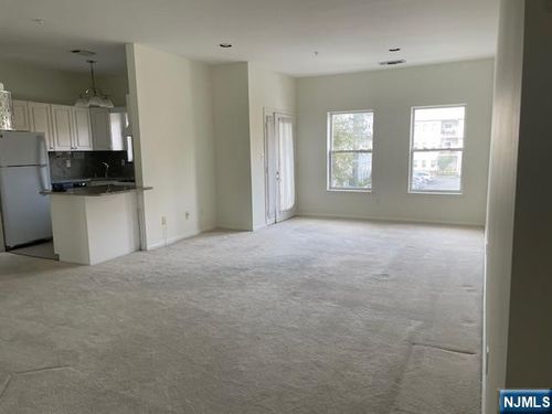 710 Brittany Dr, Wayne, NJ, 07470-3258 | Card Image