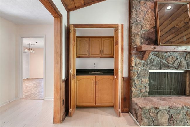 Mini Bar | Image 9
