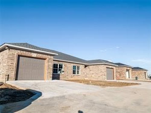 f-110 Oakland St, Grandview, TX, 76050 | Card Image
