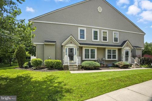 2104 Iris Ct, PHOENIXVILLE, PA, 19460-4841 | Card Image