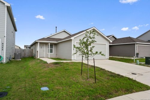 9248 James Bowie, Seguin, TX, 78155-3482 | Card Image