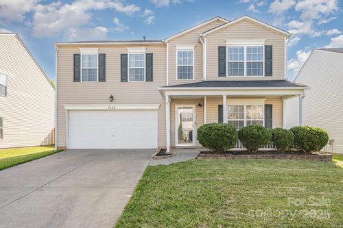 9822 Bayview Pkwy, Charlotte, NC, 28216-3727 | Card Image