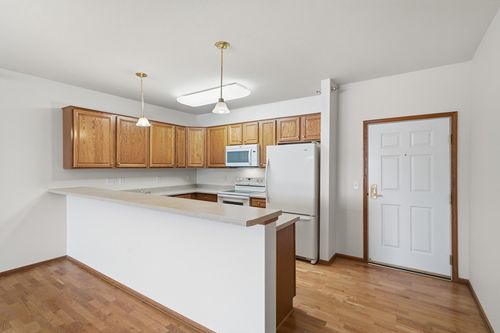 310-8200 W 33rd St, Saint Louis Park, MN, 55426-3896 | Card Image
