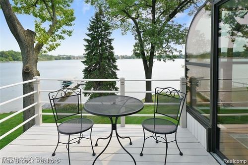 1735 Dell Rose Dr, Bloomfield Hills, MI, 48302-0113 | Card Image