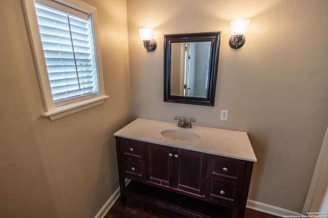 219 S Pickford, House other with 2 bedrooms, 2 bathrooms and null parking in Sabinal TX | Image 7