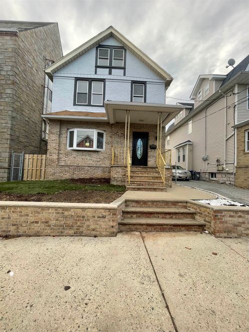 407 77th St, North Bergen, NJ, 07047-5505 | Card Image