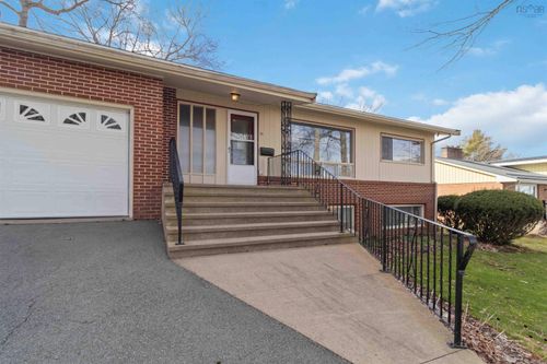71 Woodward Cres, Halifax, NS, B3M1J6 | Card Image