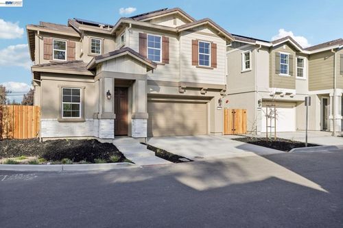 117 Creek View Cir, Fairfield, CA, 94533-6758 | Card Image