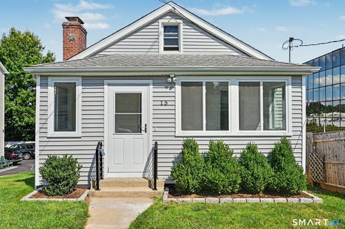 15 Whitmore Ln, Stamford, CT, 06902-4524 | Card Image