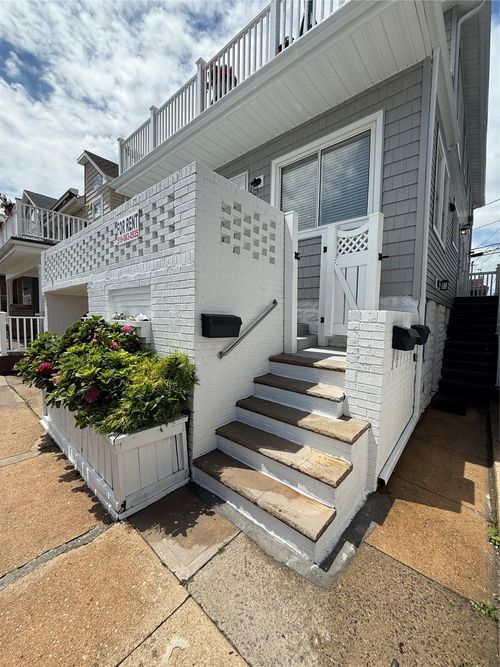 19 Minnesota Ave, Long Beach, NY, 11561-1310 | Card Image
