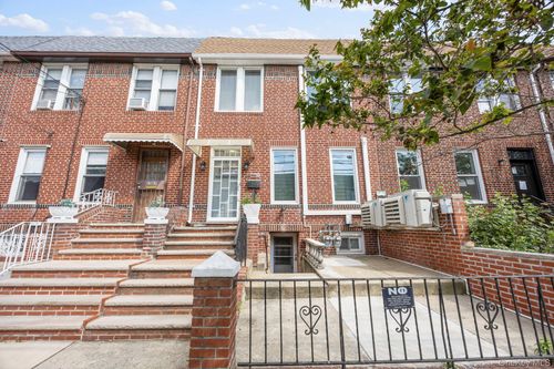2569 46th St, Astoria, NY, 11103-1106 | Card Image