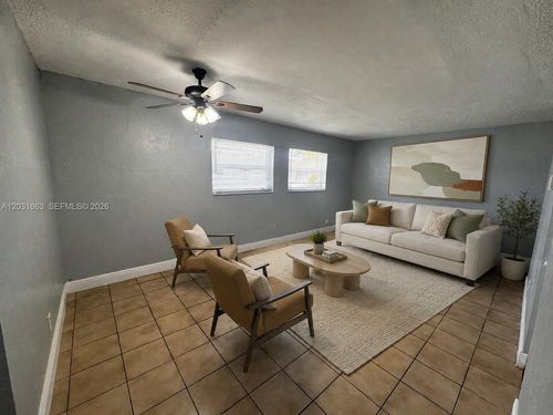 28-4061 N Dixie Hwy, Oakland Park, FL, 33334-3076 | Card Image