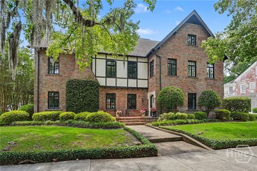 27 E 49th St, Savannah, GA, 31405-2124 | Card Image