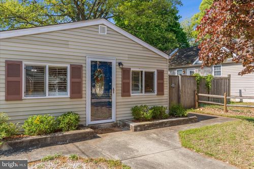 311 Smith Ave, SEVERNA PARK, MD, 21146-4221 | Card Image