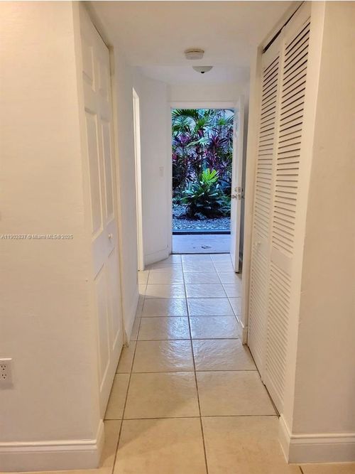 apt-111-4205 N University Dr, Sunrise, FL, 33351-6219 | Card Image