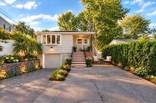 33 Fairchild Ave, Saugus, MA, 01906-1307 | Card Image