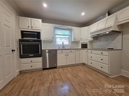 4426 Holbrook Dr, Charlotte, NC, 28205-6637 | Card Image
