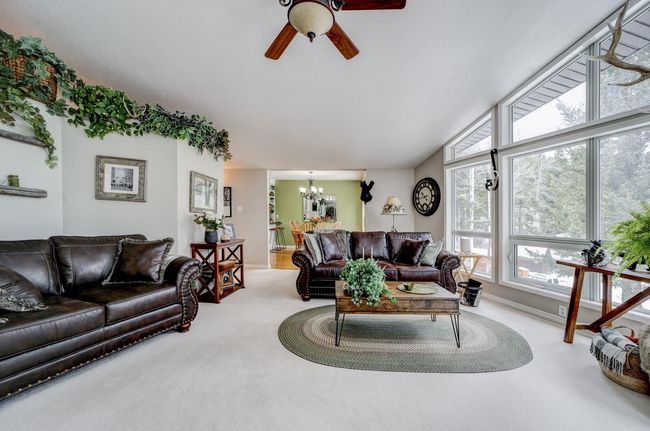 1709 East Hillcrest Drive, House other with 4 bedrooms, 3 bathrooms and null parking in Hillcrest AB | Image 8