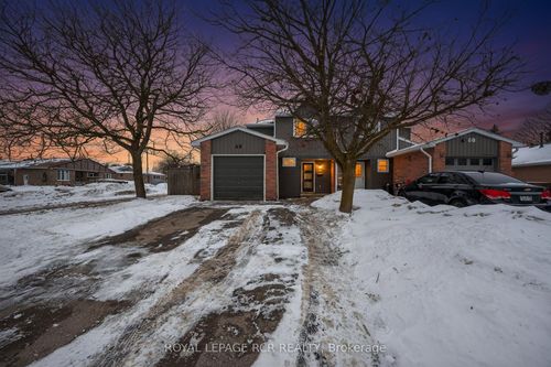 60 Manor Cres, Orangeville, ON, L9W3P7 | Card Image