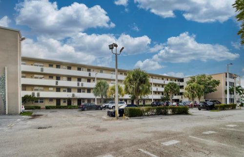 4051-1690 Ne 191st St, Miami, FL, 33179-4103 | Card Image