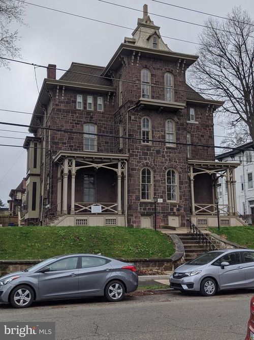 2r-4006 Pine St, PHILADELPHIA, PA, 19104-4174 | Card Image